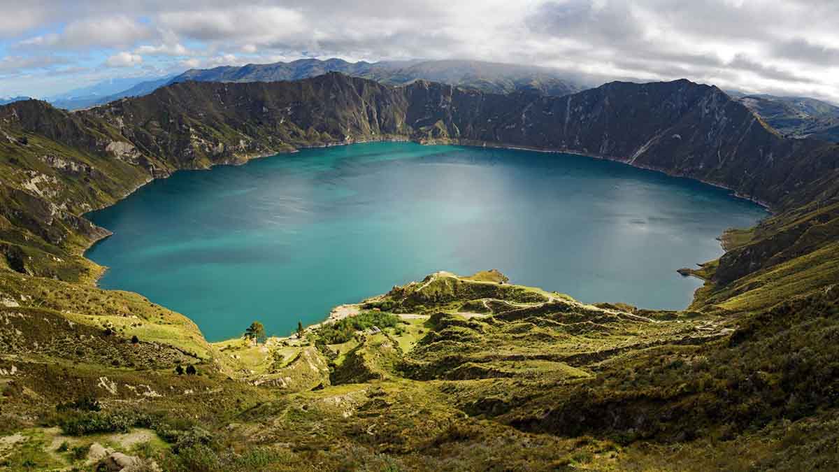 Quilotoa lagoon
