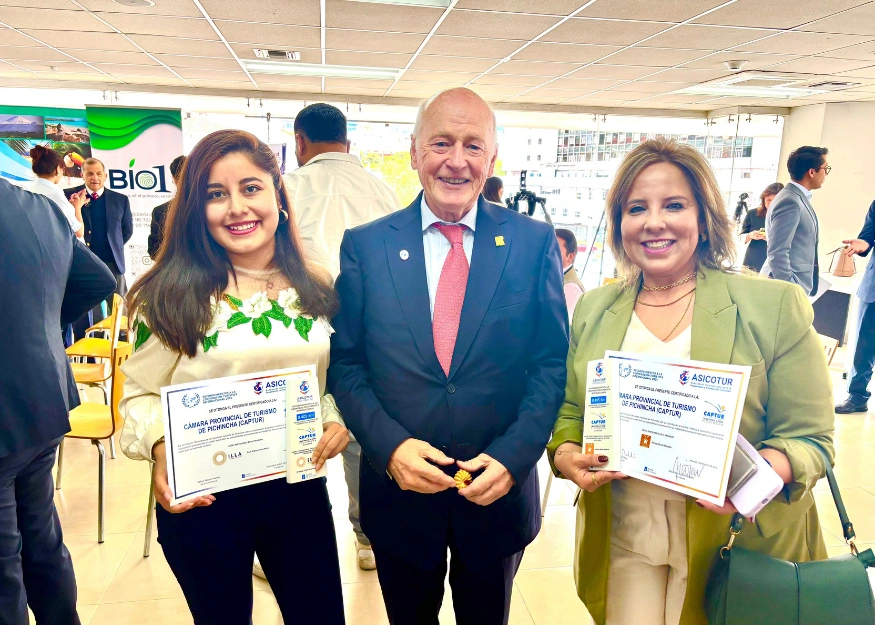 Rafael Roldán, Executive President of CCMQ, and ILLA Experience Hotel, along with La Mancha Hotel, highlighted in Quito for cultural and sustainable tourism.