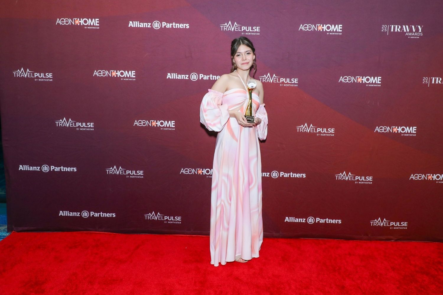 Celeste Perkins en la alfombra roja - Northstar Retail Events - Latin Trails