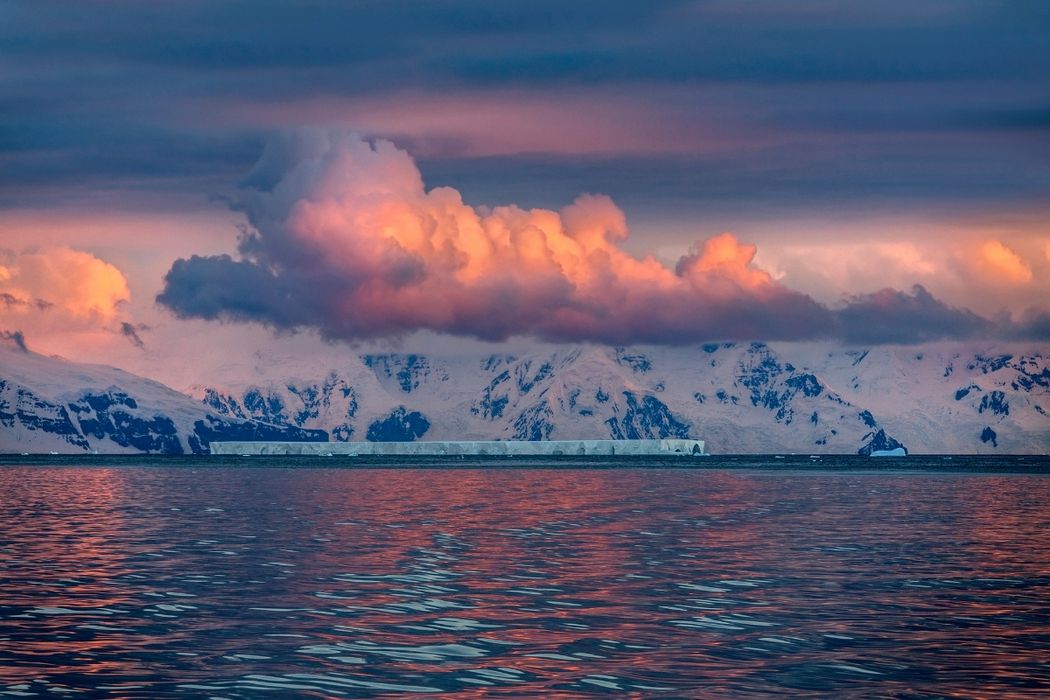 Midnight Sun Drake Passage - Antarctica