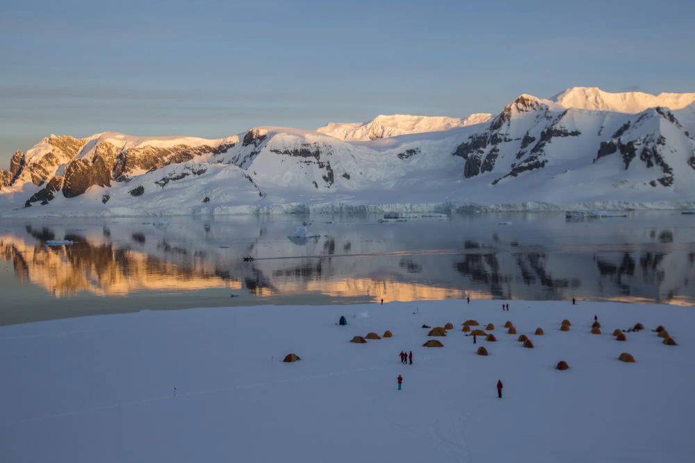 Antarctica-Ronge-Island-Camping-Sunset _ G Expedition